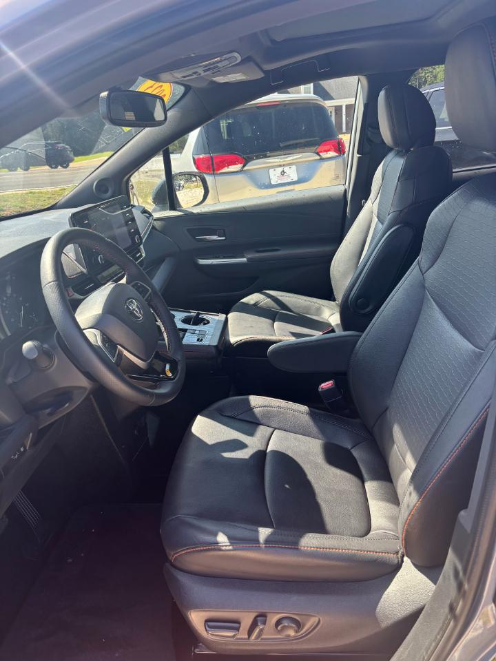 Toyota Sienna XSE 7-Passenger AWD 2023