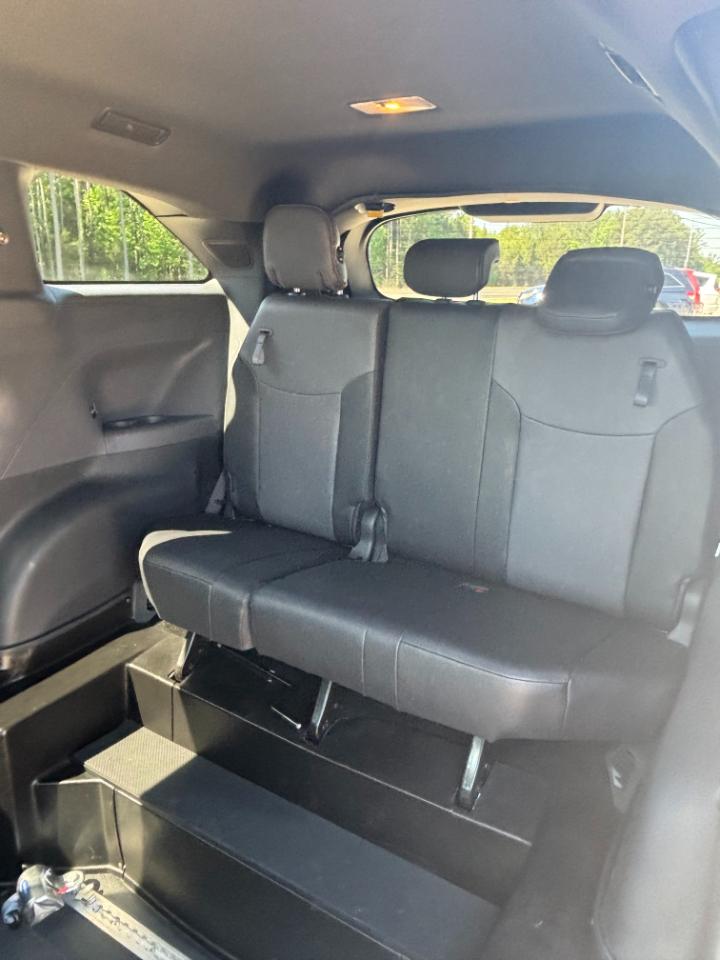 Toyota Sienna XSE 7-Passenger AWD 2023