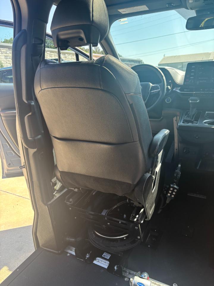 Toyota Sienna XSE 7-Passenger AWD 2023