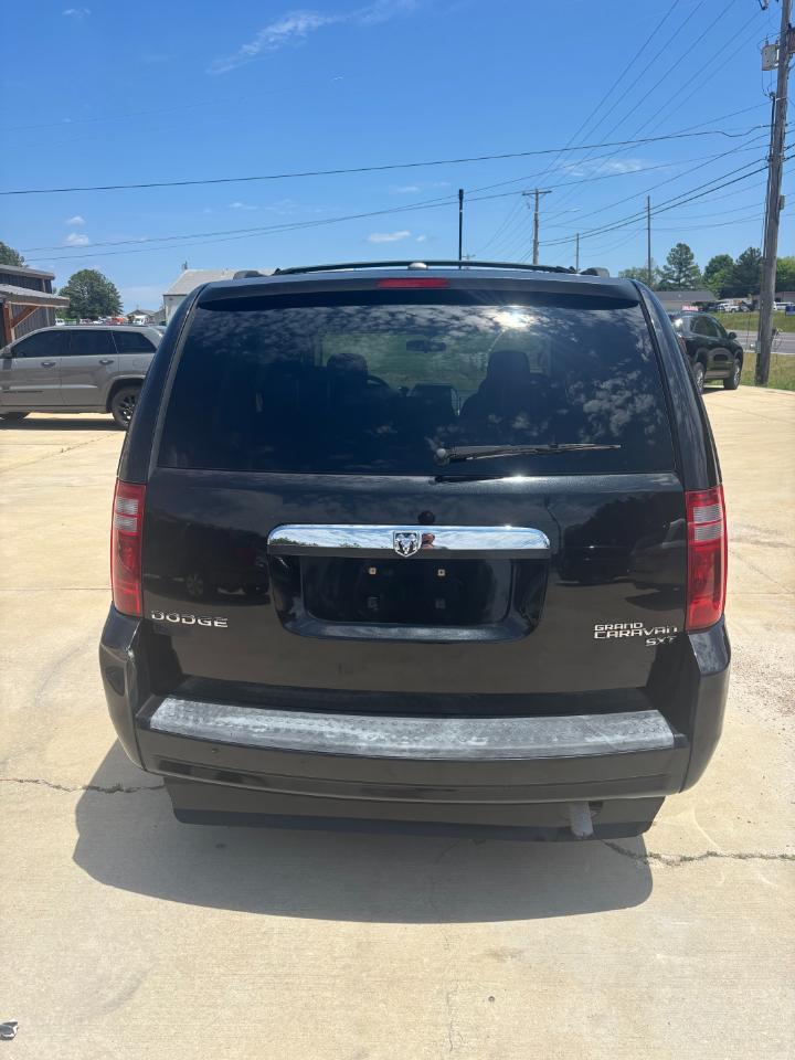 Dodge Grand Caravan SXT 2010