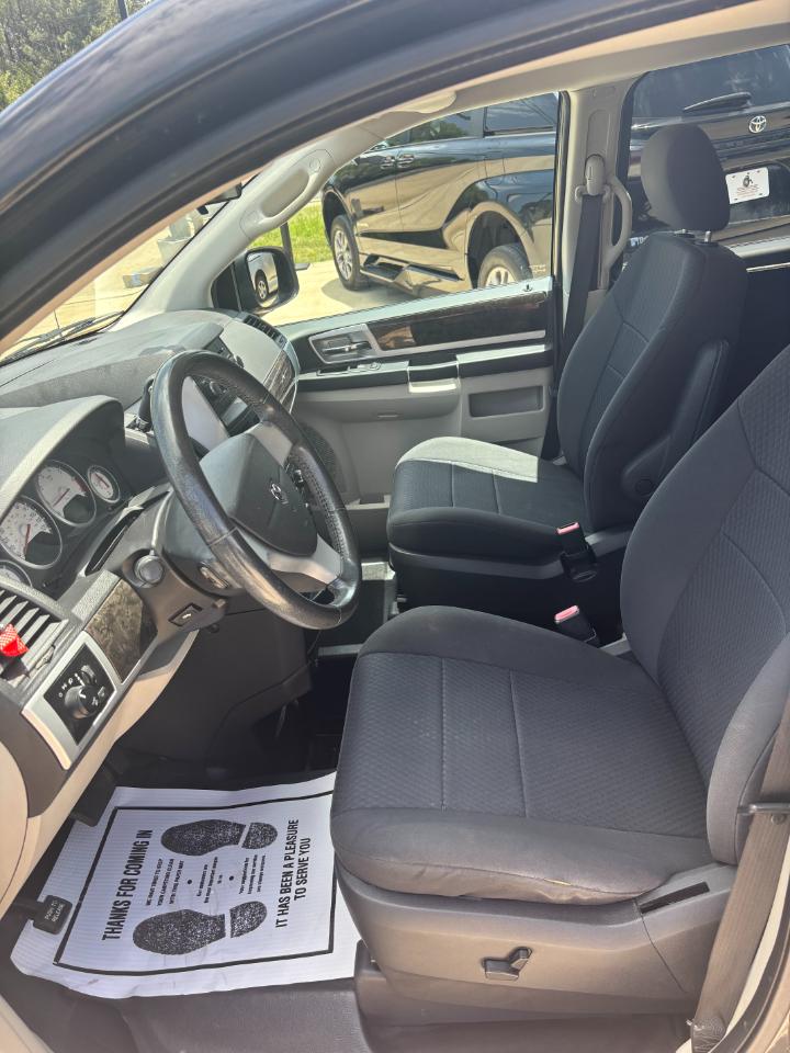 Dodge Grand Caravan SXT 2010