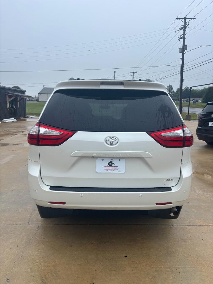 Toyota Sienna XLE FWD 8-Passenger V6 2016