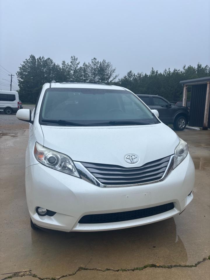 Toyota Sienna XLE FWD 8-Passenger V6 2016