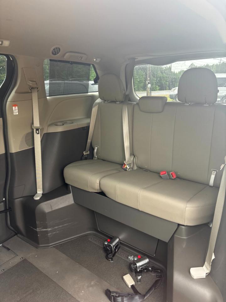 Toyota Sienna XLE FWD 8-Passenger V6 2016