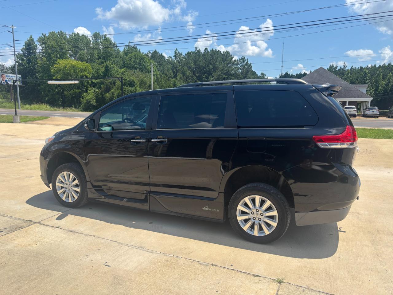 Toyota Sienna XLE FWD 8-Passenger V6 2014