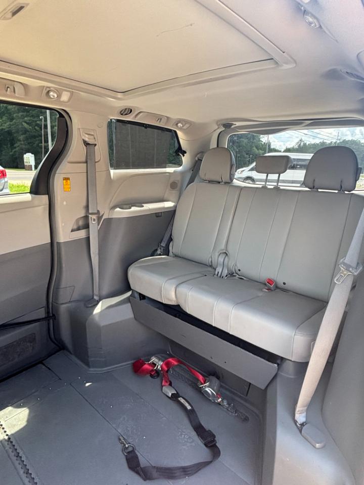 Toyota Sienna XLE FWD 8-Passenger V6 2014