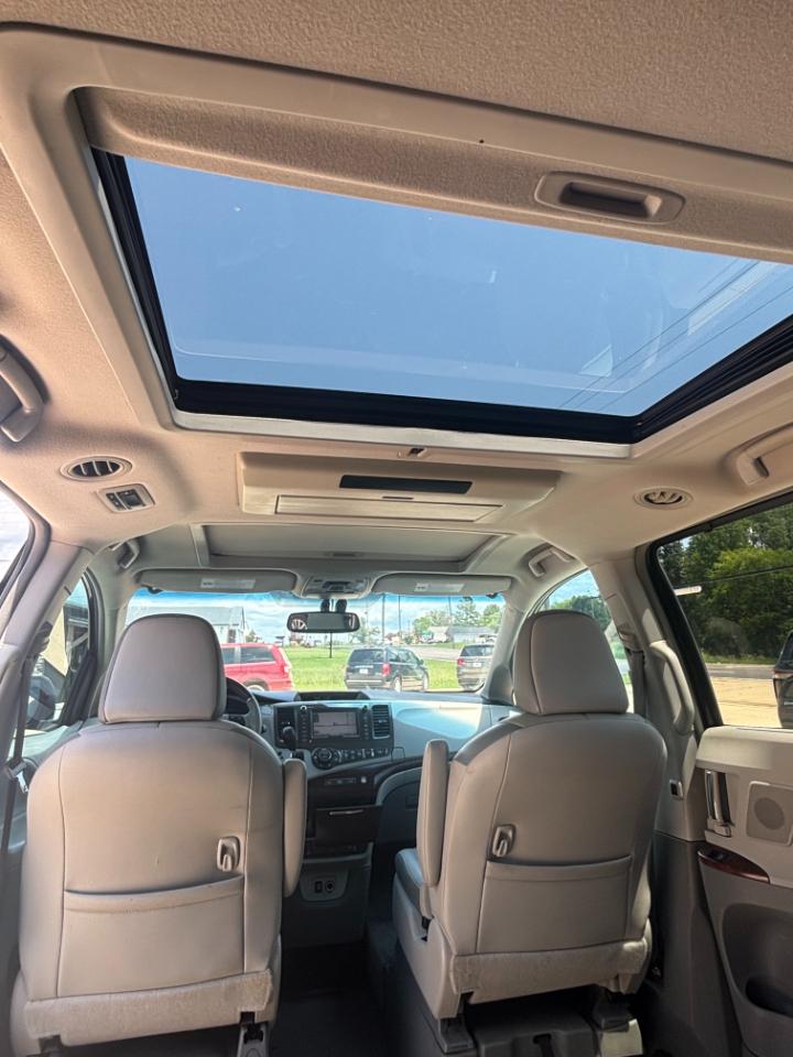 Toyota Sienna XLE FWD 8-Passenger V6 2014