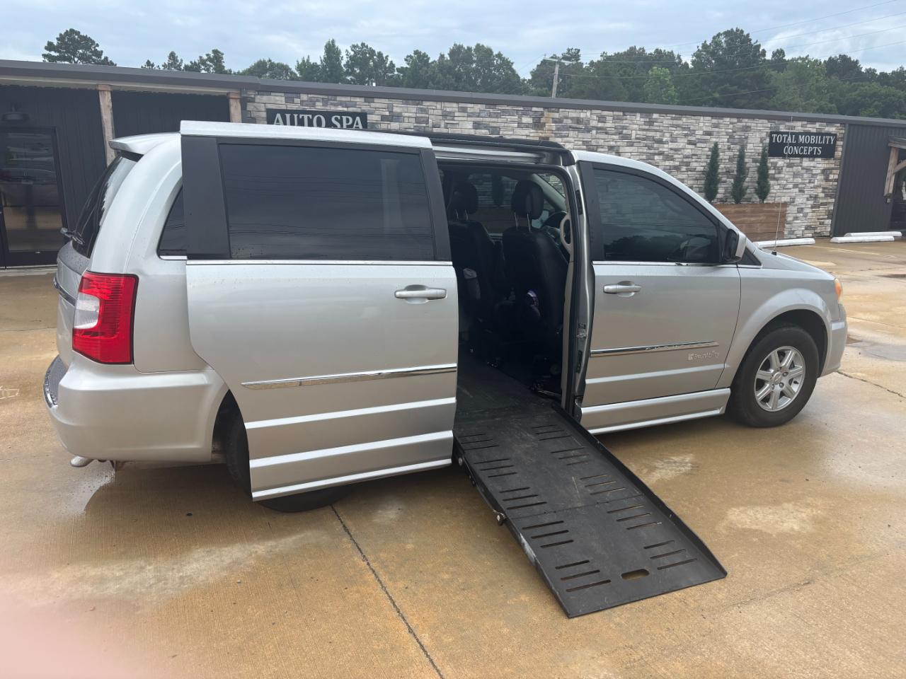 Chrysler Town & Country Touring 2011