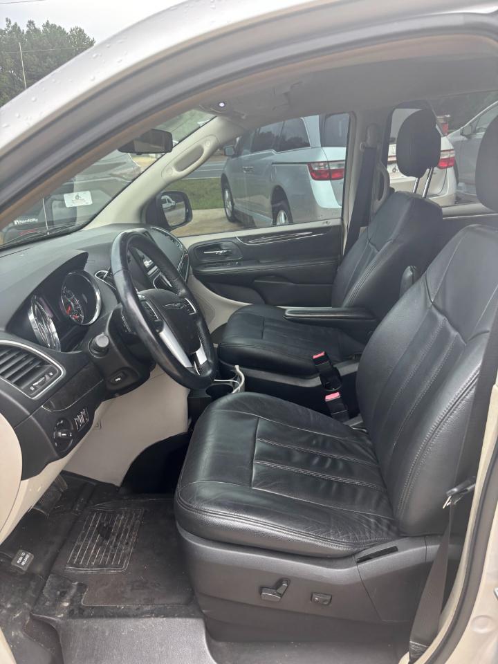 Chrysler Town & Country Touring 2011