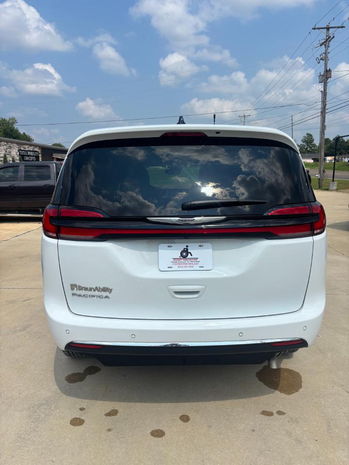 Chrysler Pacifica Touring L 2023