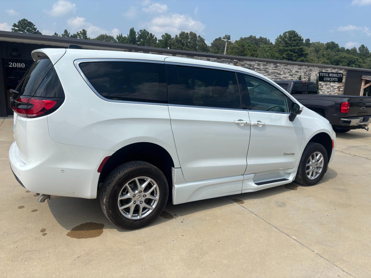 Chrysler Pacifica Touring L 2023