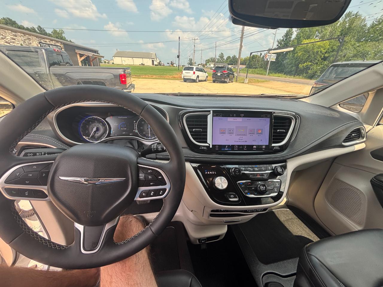 Chrysler Pacifica Touring L 2023