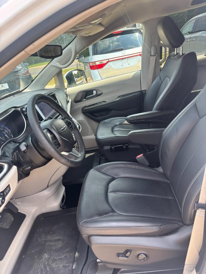 Chrysler Pacifica Touring L 2023