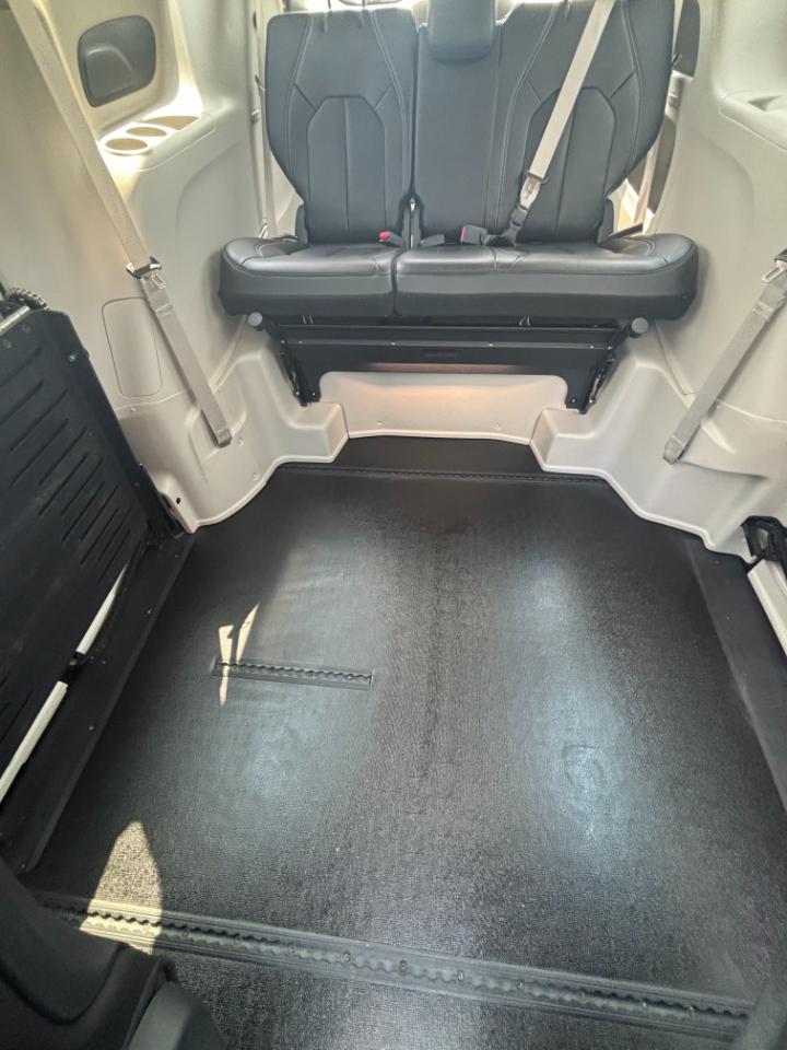 Chrysler Pacifica Touring L 2023