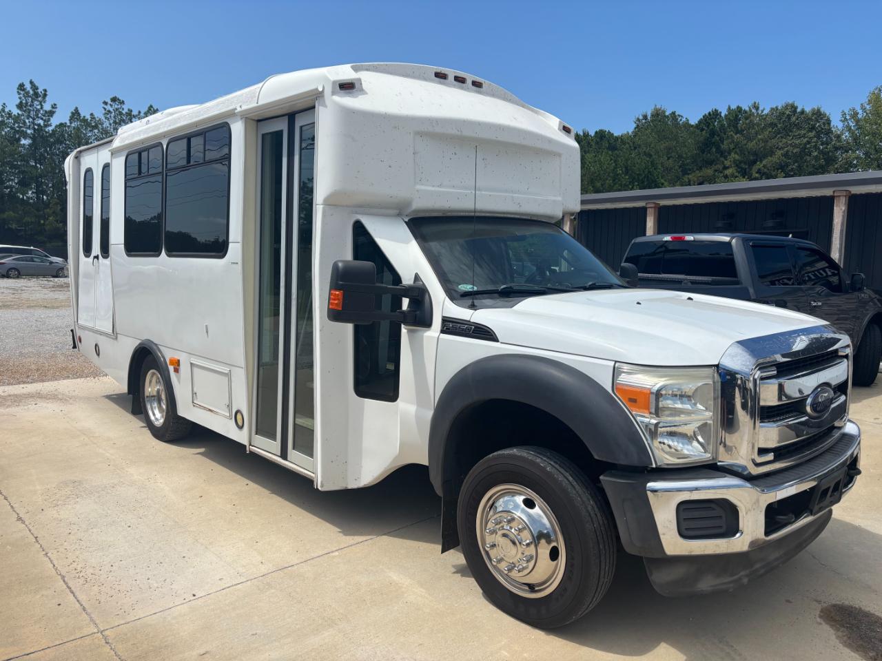 Ford F-550 Regular Cab DRW 2WD 2012