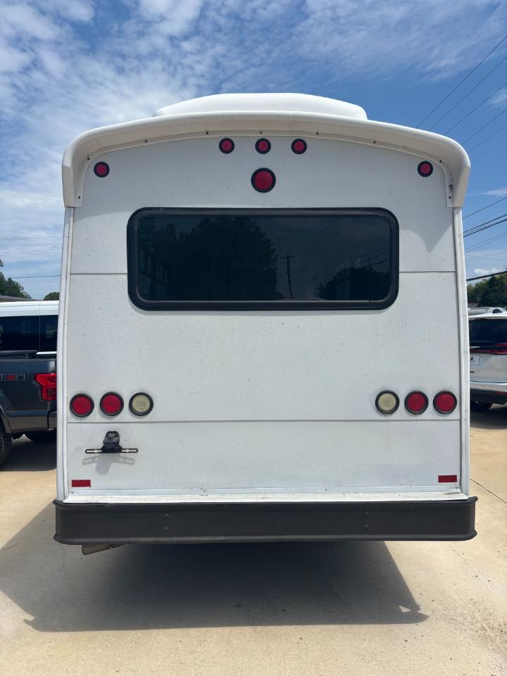 Ford F-550 Regular Cab DRW 2WD 2012