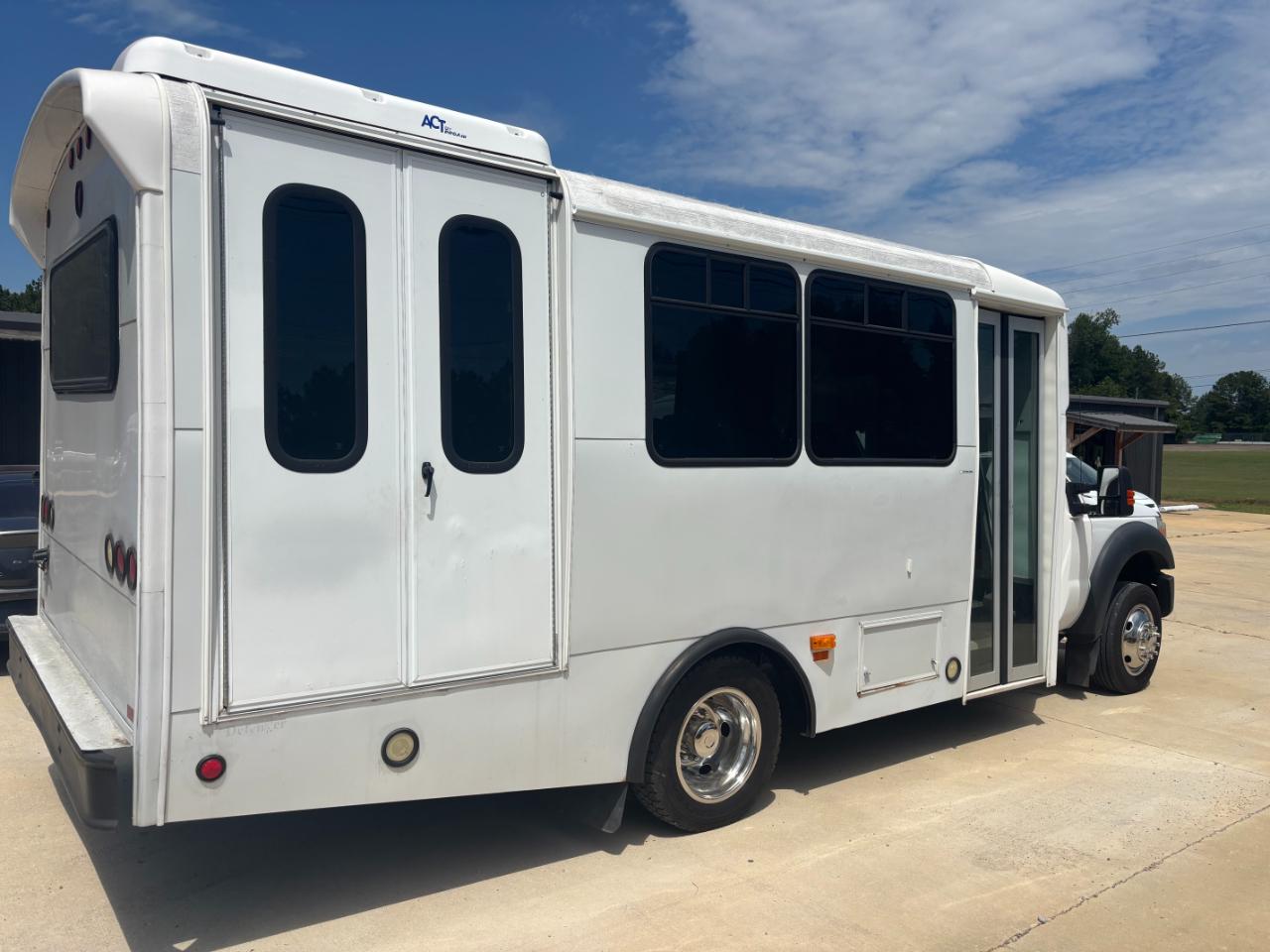 Ford F-550 Regular Cab DRW 2WD 2012