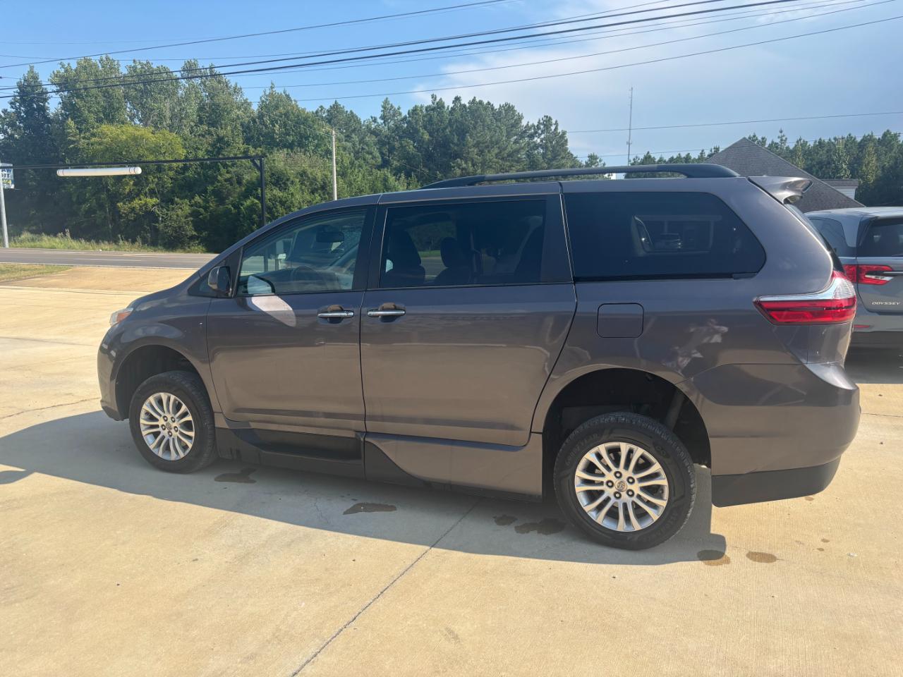Toyota Sienna XLE FWD 8-Passenger V6 2015