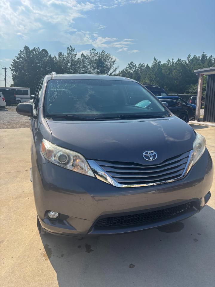 Toyota Sienna XLE FWD 8-Passenger V6 2015