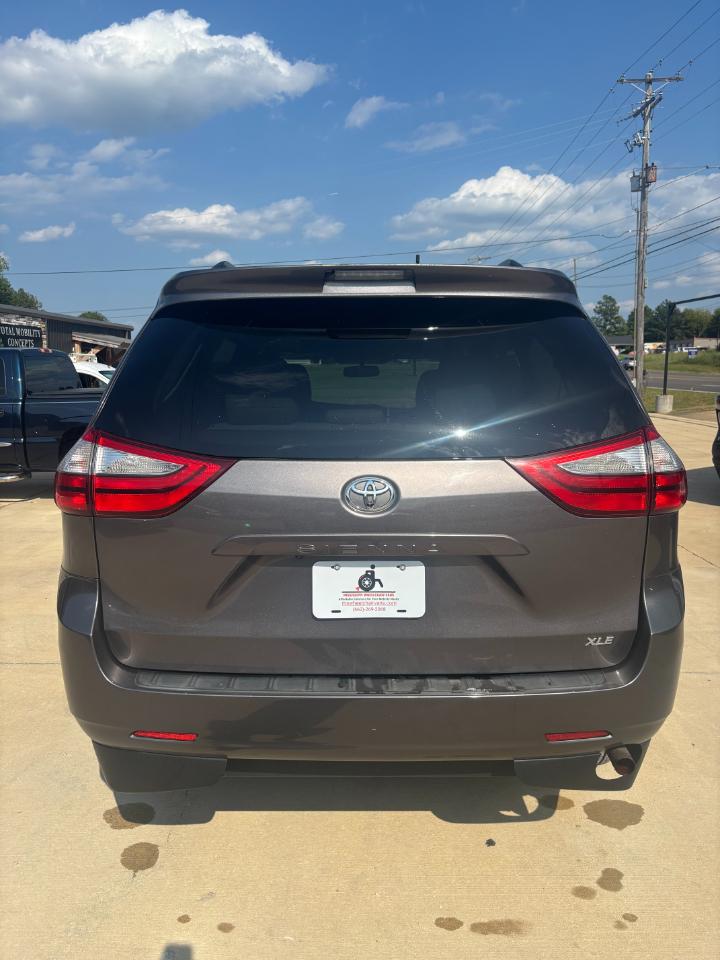 Toyota Sienna XLE FWD 8-Passenger V6 2015