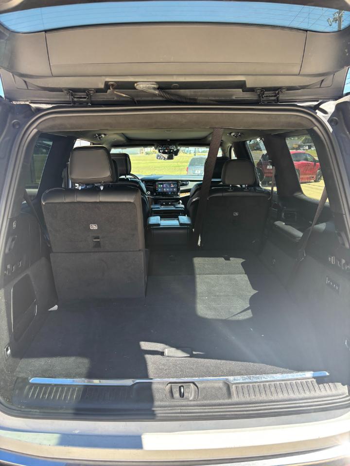 Jeep Grand Wagoneer Series II 4WD 2023