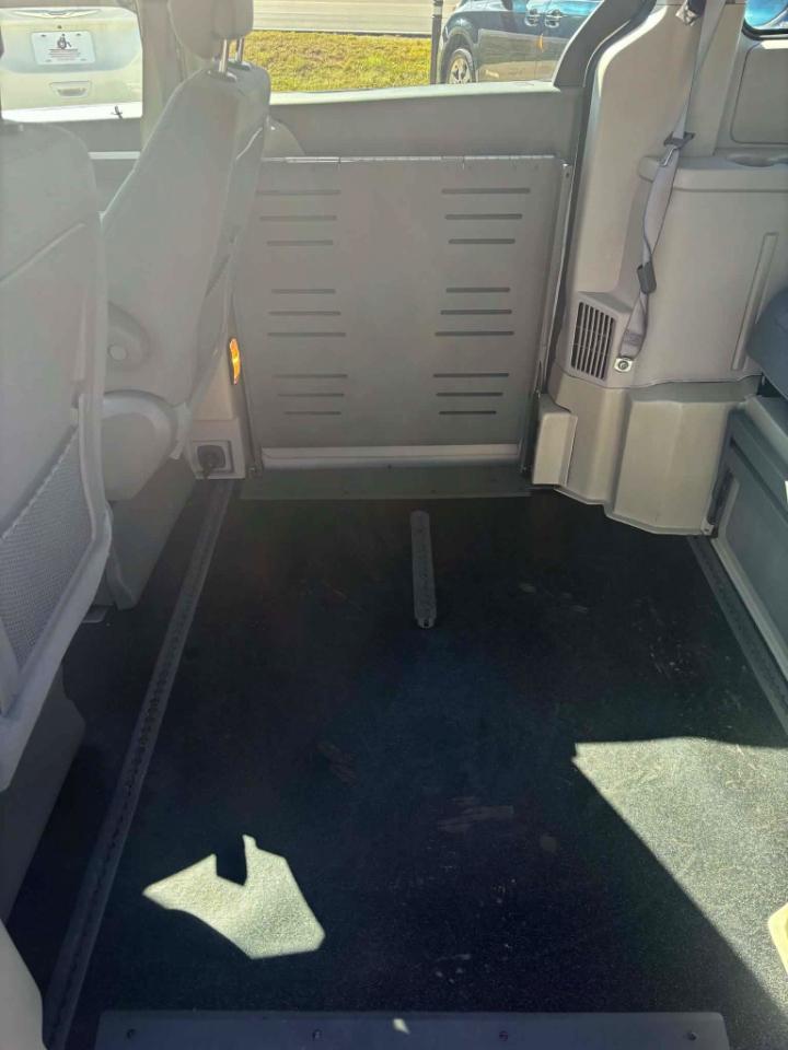 Dodge Grand Caravan SE 2010