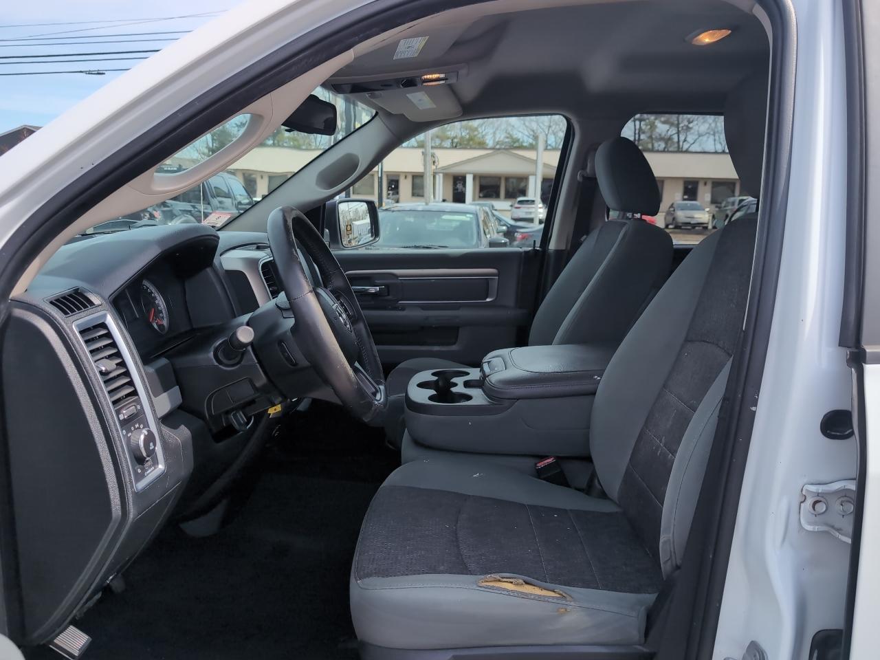RAM 1500 2WD Quad Cab 140.5" Big Horn 2015