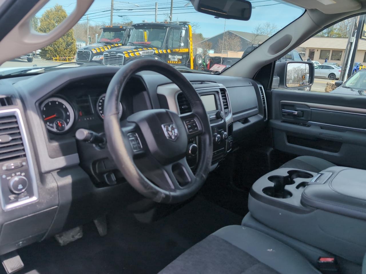 RAM 1500 2WD Quad Cab 140.5" Big Horn 2015