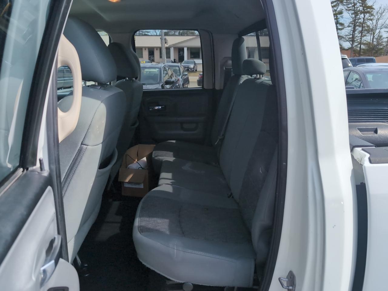 RAM 1500 2WD Quad Cab 140.5" Big Horn 2015