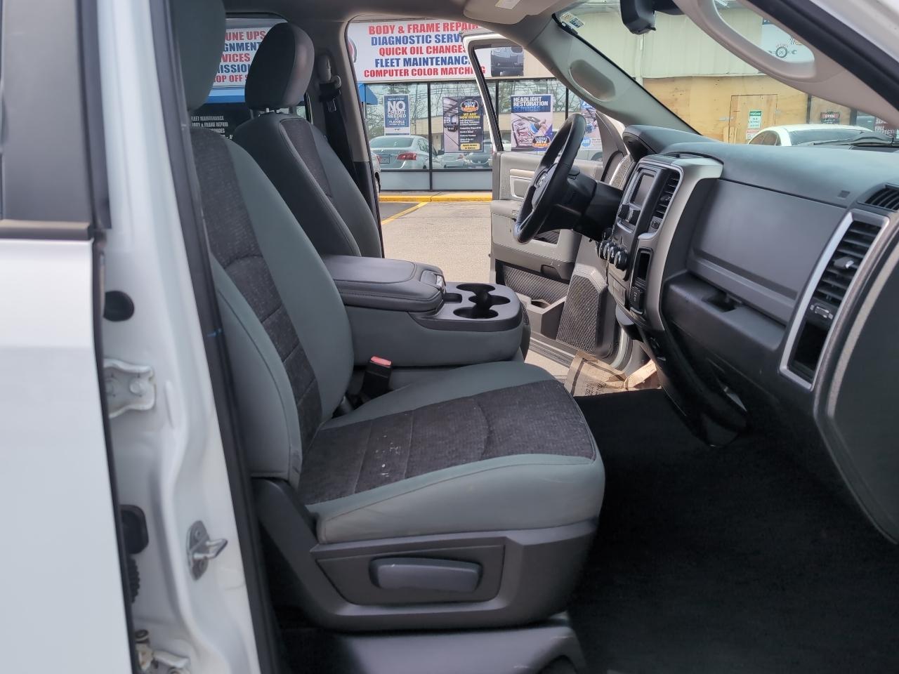 RAM 1500 2WD Quad Cab 140.5" Big Horn 2015