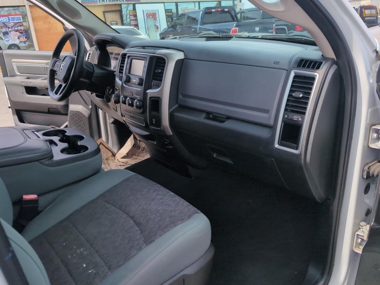 RAM 1500 2WD Quad Cab 140.5" Big Horn 2015