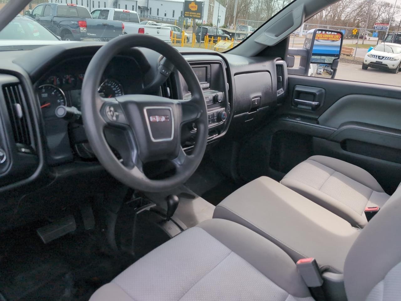 GMC Sierra 2500HD Base Long Box 4WD 2015