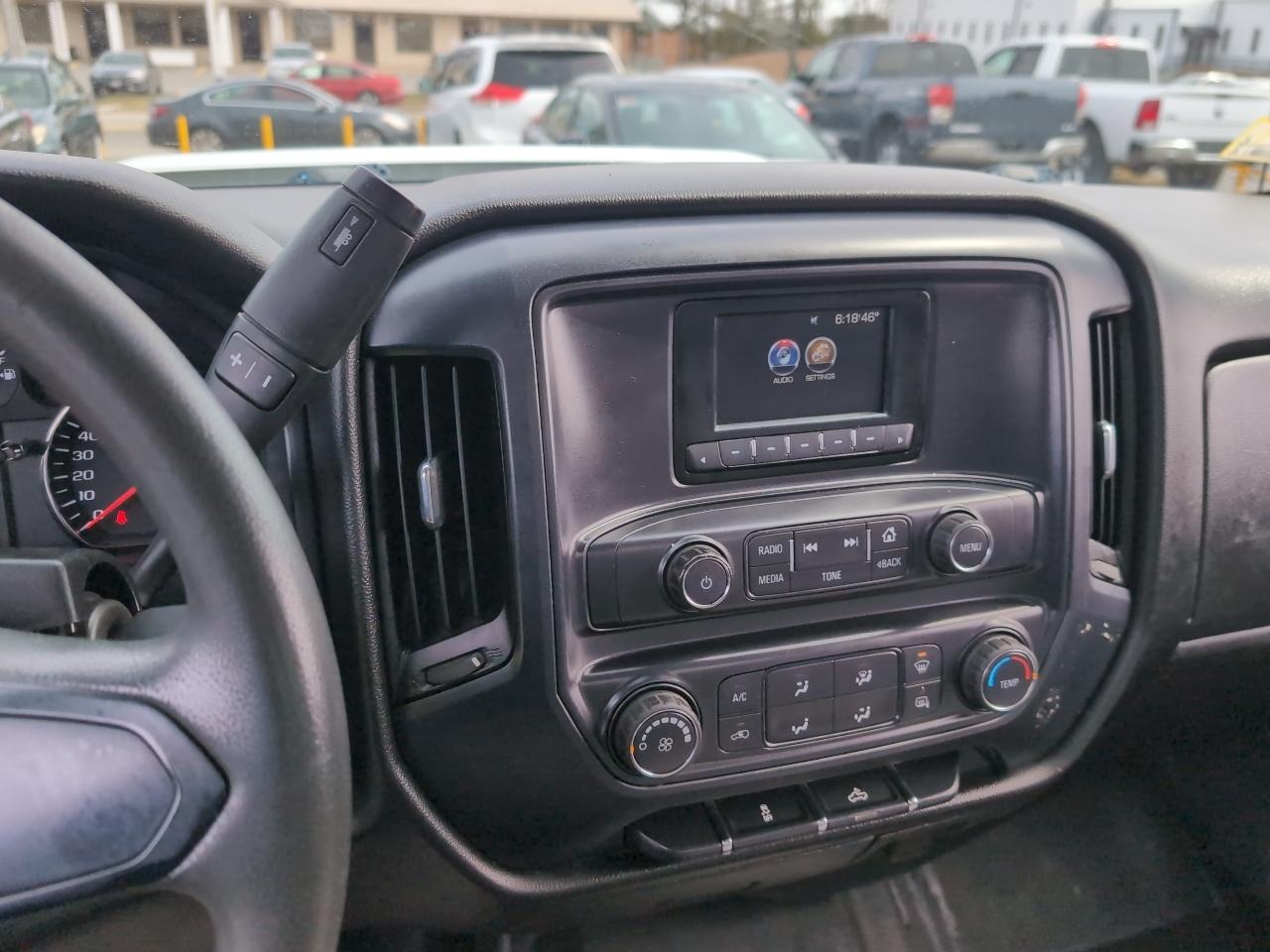 GMC Sierra 2500HD Base Long Box 4WD 2015