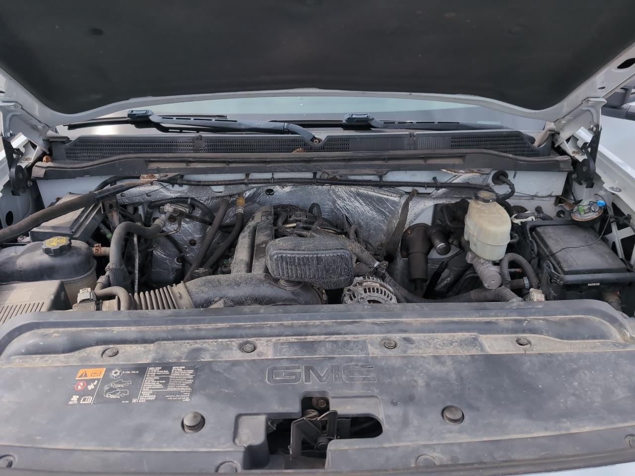 GMC Sierra 2500HD Base Long Box 4WD 2015