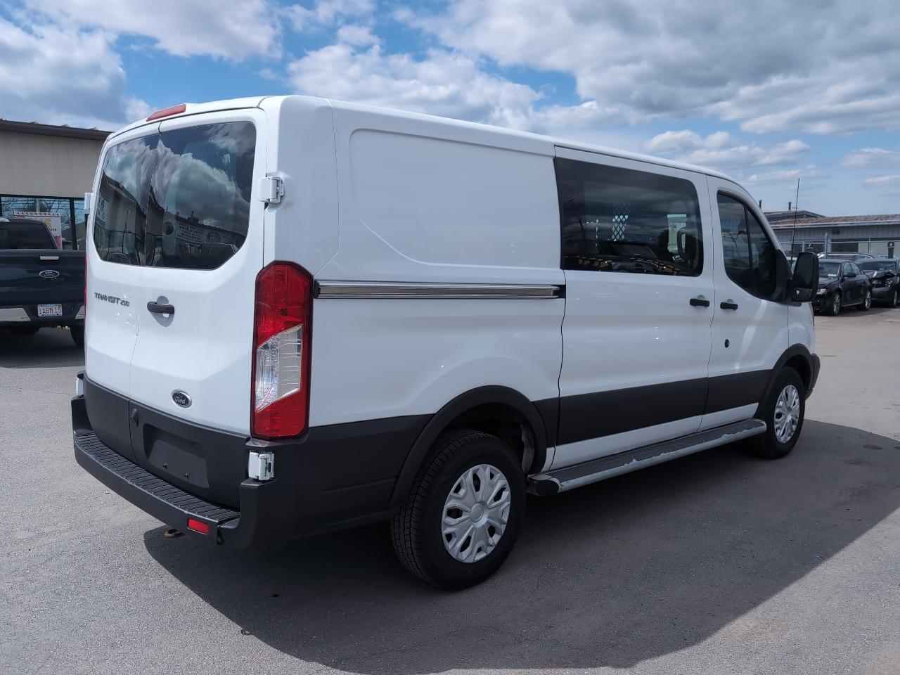Ford Transit 250 Van Low Roof w/Sliding Pass. 130-in. WB 2019