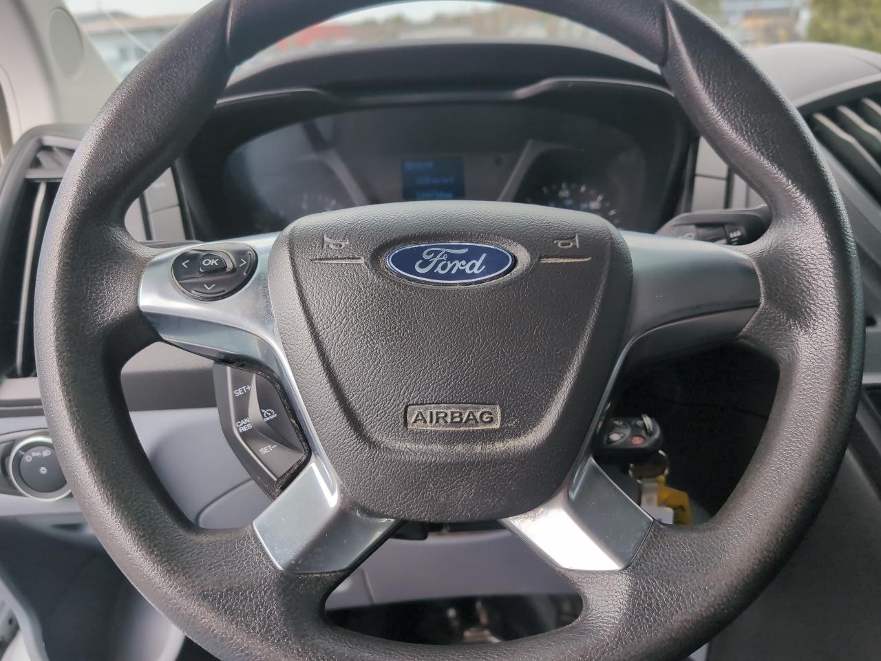 Ford Transit 250 Van Low Roof w/Sliding Pass. 130-in. WB 2019