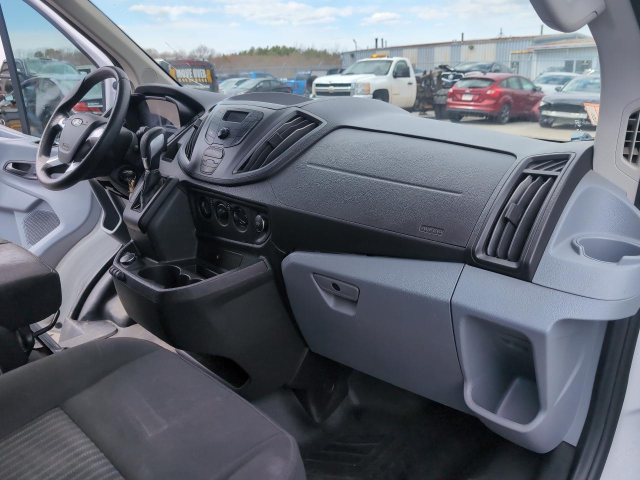 Ford Transit 250 Van Low Roof w/Sliding Pass. 130-in. WB 2019