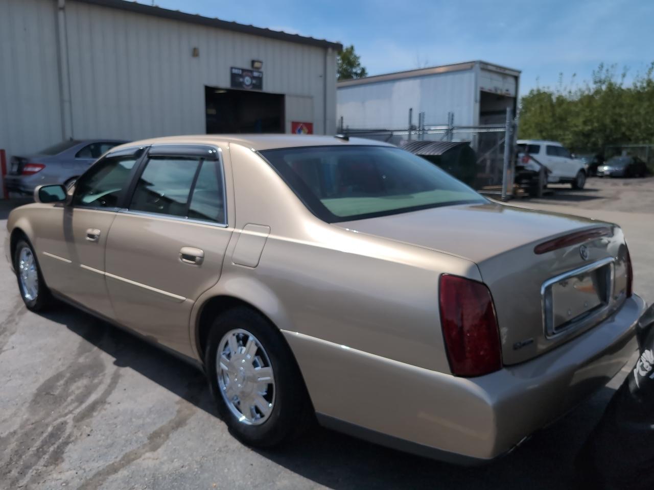 Cadillac DeVille Sedan 2005