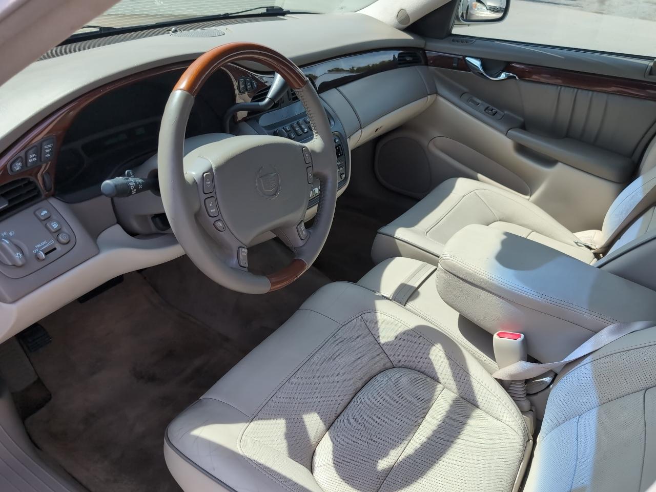 Cadillac DeVille Sedan 2005