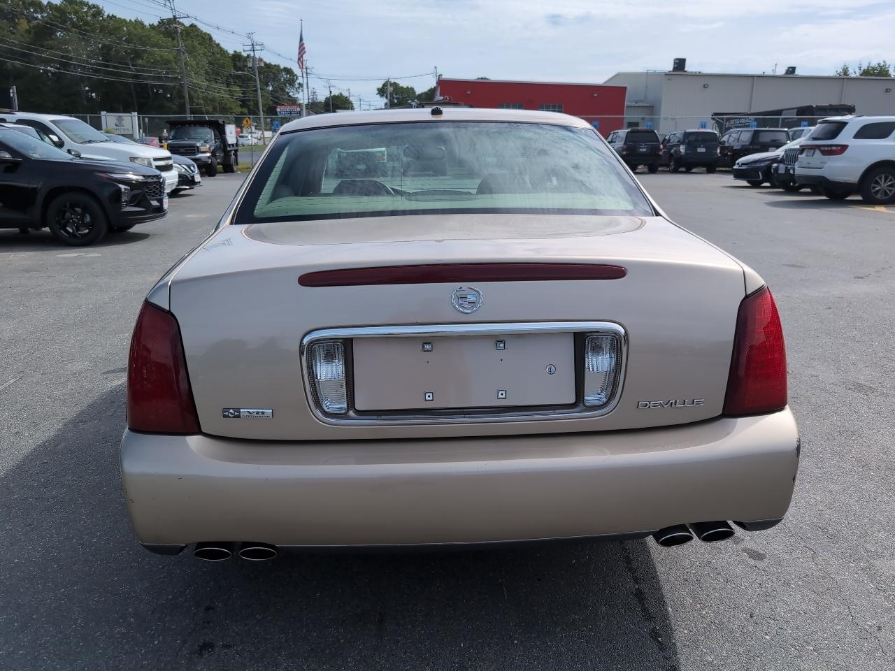 Cadillac DeVille Sedan 2005