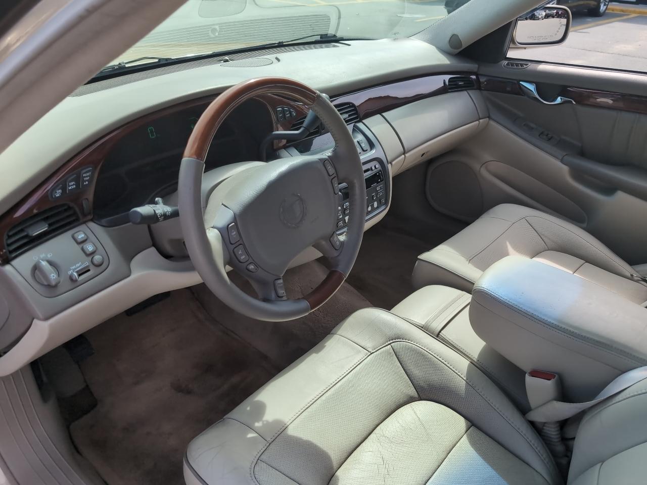 Cadillac DeVille Sedan 2005