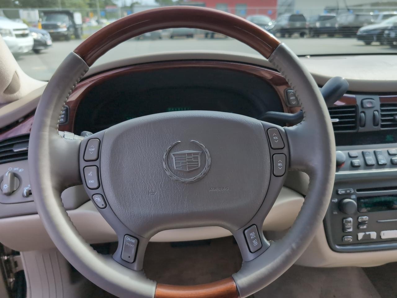Cadillac DeVille Sedan 2005
