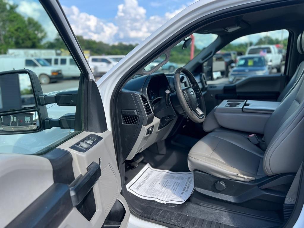 2018 Ford F-350 Super Duty Chassis Cab XL - Photo 8