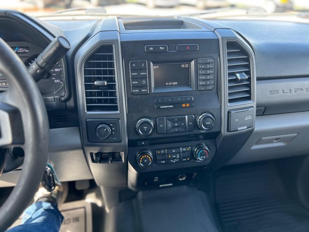2018 Ford F-350 Super Duty Chassis Cab XL - Photo 18