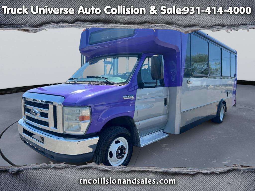 2018 Ford E-Series Cutaway E-450 DRW 158" WB Shuttle Bus