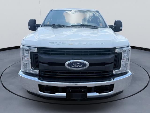 White 2019 Ford F-250 Super Duty Pickup Truck 4X2 Automatic