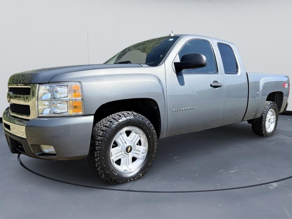 2011 Chevrolet Silverado 1500 4WD Ext Cab 143.5" LT