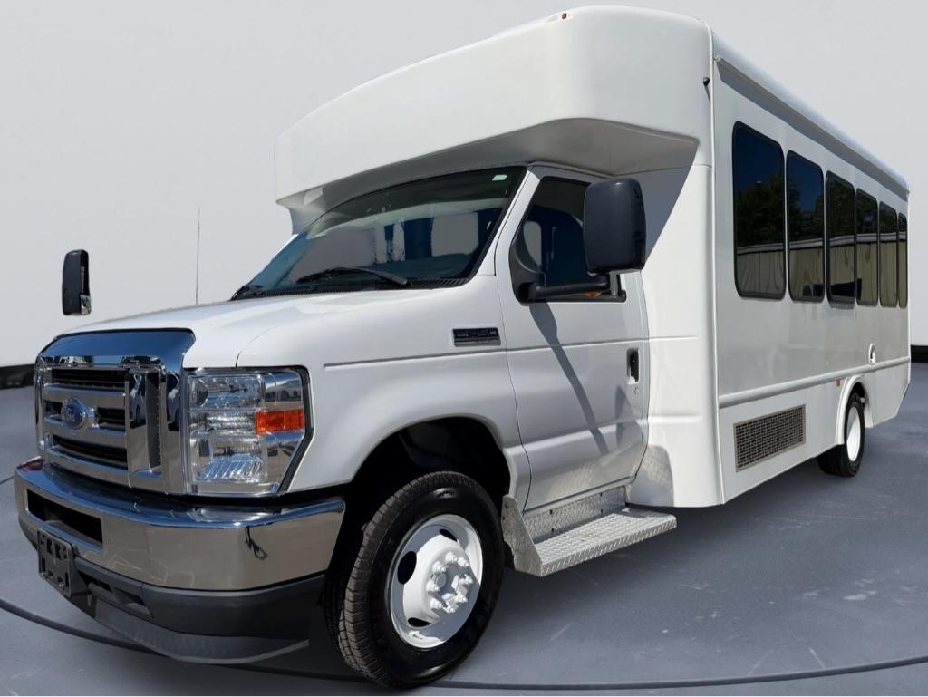 2022 Ford Econoline/Club Wagon E450