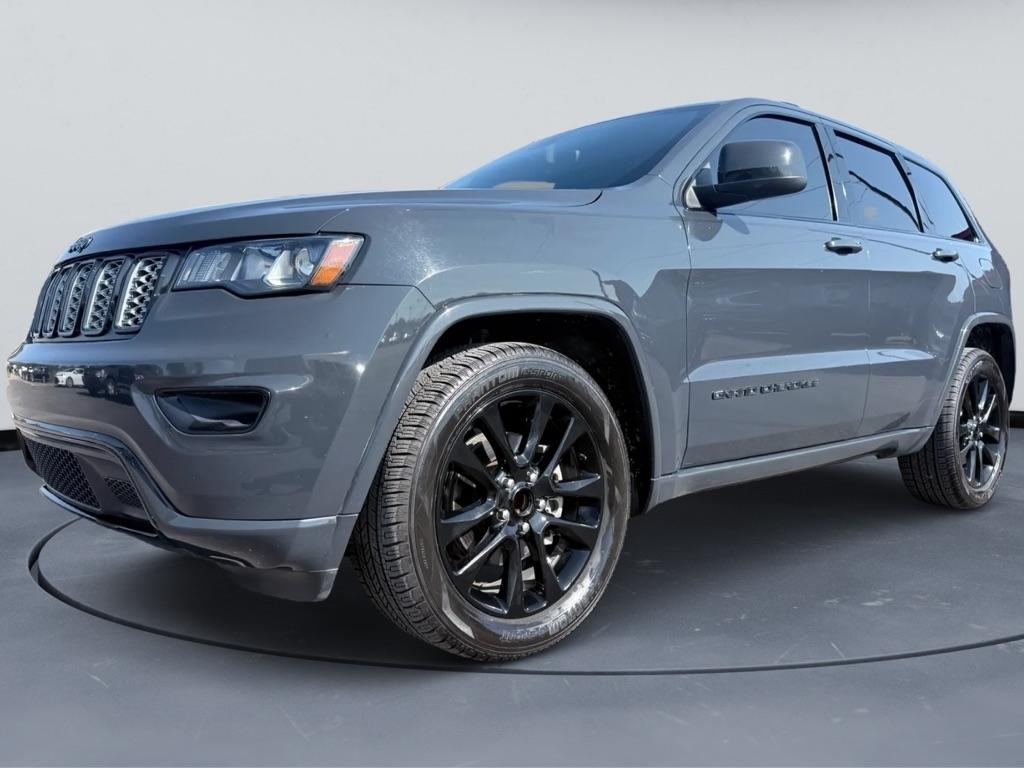 Gray 2018 Jeep Grand Cherokee SUV / Crossover 4X2 Automatic