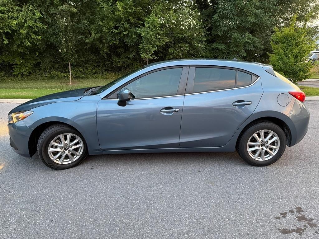 Mazda MAZDA3  2015